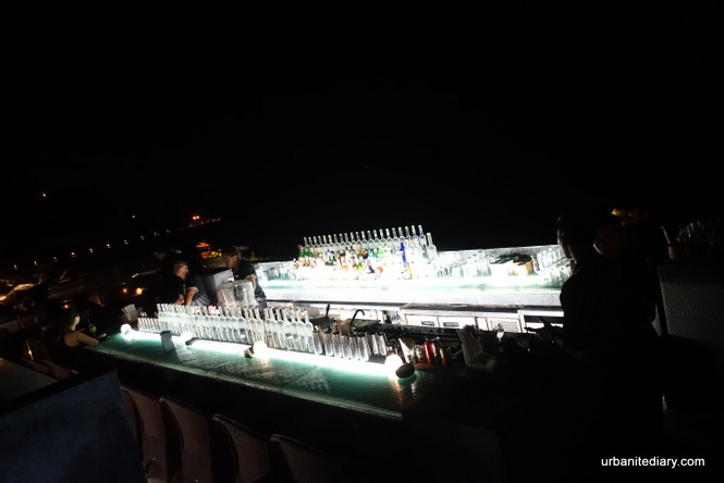 Rock Bar Bali Ayana Resort Spa Sassy Urbanite S Diary