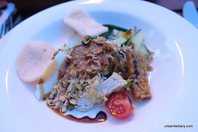 Kisik Bar and Grill Ayana Resort and Spa Bali Review 